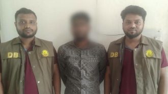 সিলেটের হনুফা ভিলার সামনা থেকে আটক রনি