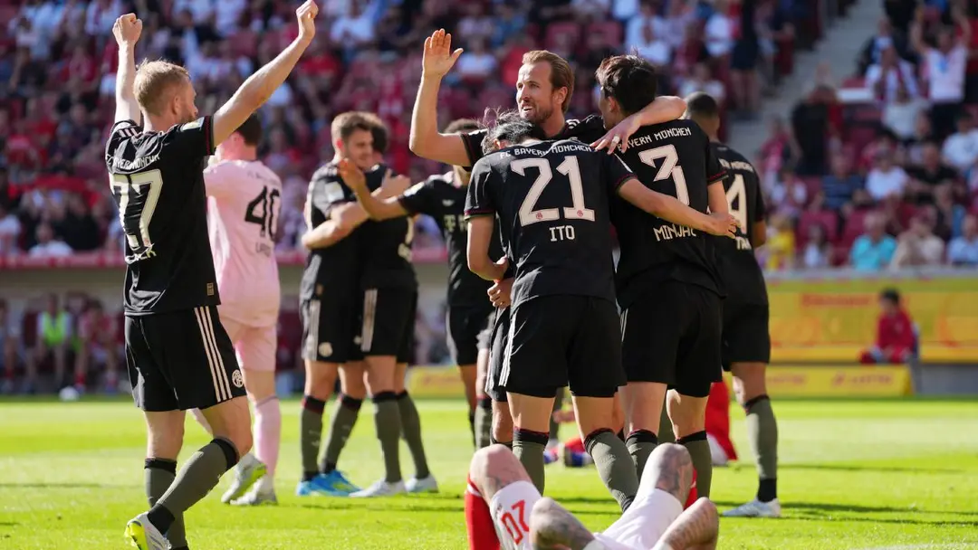 ৩ গোলে পিছিয়ে পড়ার পর দুর্দান্ত কামব্যাক বায়ার্নের