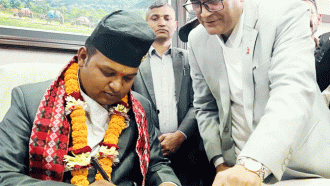 স্ত্রীকে নিয়োগ দিয়ে বরখাস্ত কর্মসংস্থানমন্ত্রী