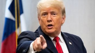 ইরান একটু ‘চালাকি’ করছে, বললেন ট্রাম্প