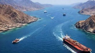 হরমুজে ফি দিয়ে জাহাজ চলাচলের সুযোগও বন্ধ করল ইরান, নিষেধাজ্ঞা অমান্য করলে হামলা