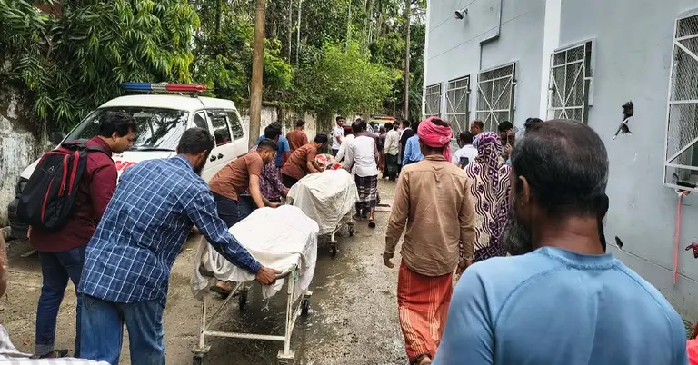 সিলেটে ট্রাক-পিকআপ সংঘর্ষে প্রাণ গেল ৮ জনের