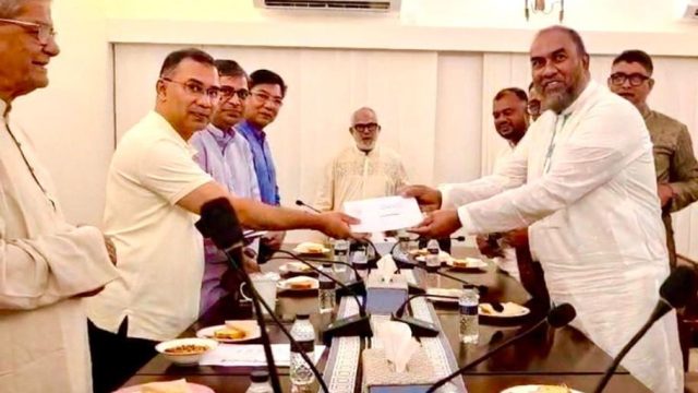 সিলেটে সিসিকের পরিচ্ছন্নতা কর্মীদের অর্ধ কোটি টাকা অনুদান দিলেন প্রধানমন্ত্রী