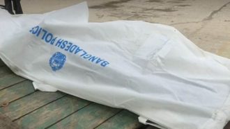 কাটাতারের বেড়ায় বিদ্যুৎ সংযোগ, স্পৃষ্ট হয়ে প্রাণ গেল শ্রমিকের