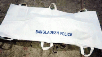 কুরিয়ার ভ্যানের চাপায় প্রাণ গেল রিকের