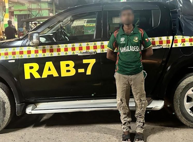 হত্যা করে আত্ম গোপন, অবশেষে যুবক পাকড়াও