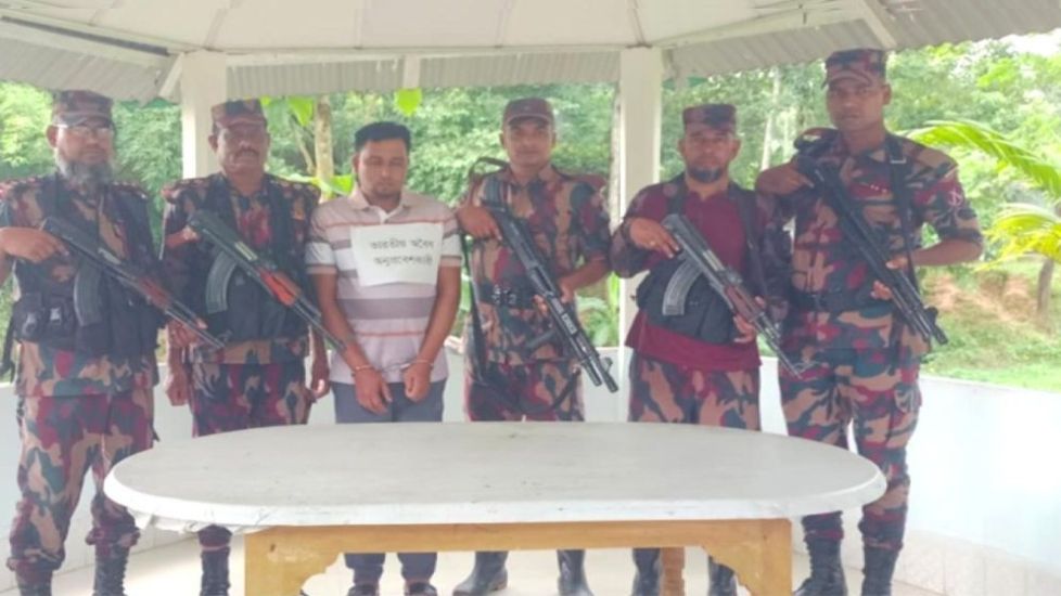 সিলেটের যে সীমান্তে ভারতীয় নাগরিক পাকড়াও