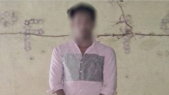 সীমান্ত থেকে পিকআপে করে যা নিয়ে আসছিলেন আবুল