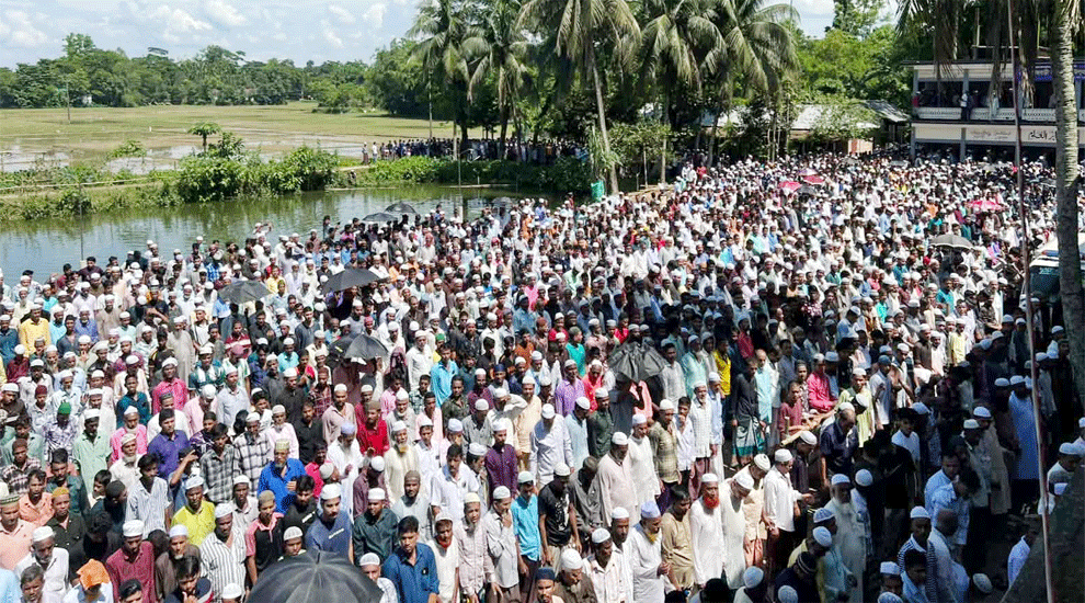 কানাইঘাটে পাঁচ প্রবাসীর শেষ বিদায়, জানাজায় মানুষের ঢল