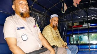 সিলেটের পথে পল্লব, সাথে থানাপুলিশ