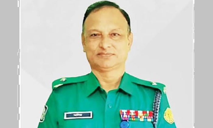 বিতর্কের মুখে মোগলাবাজার থানার ওসি মনিরকে প্রত্যাহার