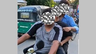 স্বেচ্ছাসেবক দল নেতার ওপর হামলা, ৩ জনের ছবি ফেসবুকে দিয়ে পুলিশ লিখল ‘পরিবারের বখে যাওয়া অপরাধী’