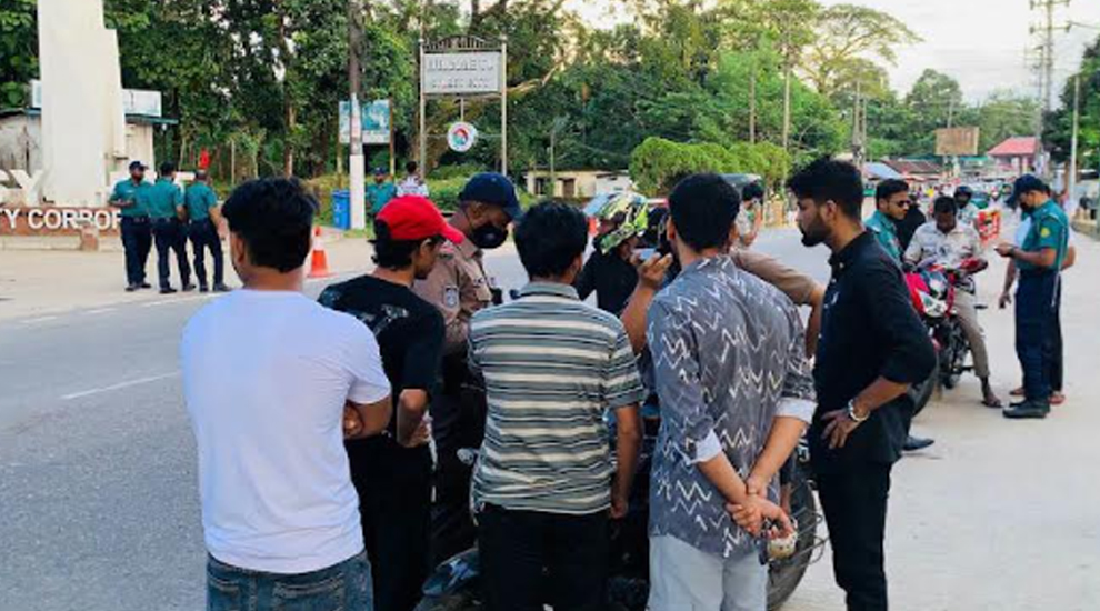 সিলেটে আ ট ক হল ২৭ যানবাহন