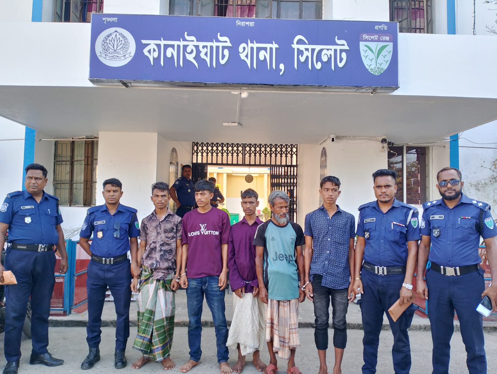 কানাইঘাটে সিএনজি চালক হত্যা, পিতা-পুত্রসহ গ্রেপ্তার ৫