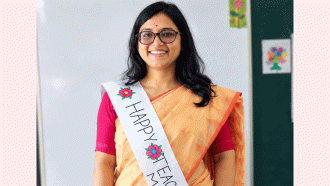 শিশুর ভাষা, অনুকরণ আর হাতের মুঠোয় বিশ্ব